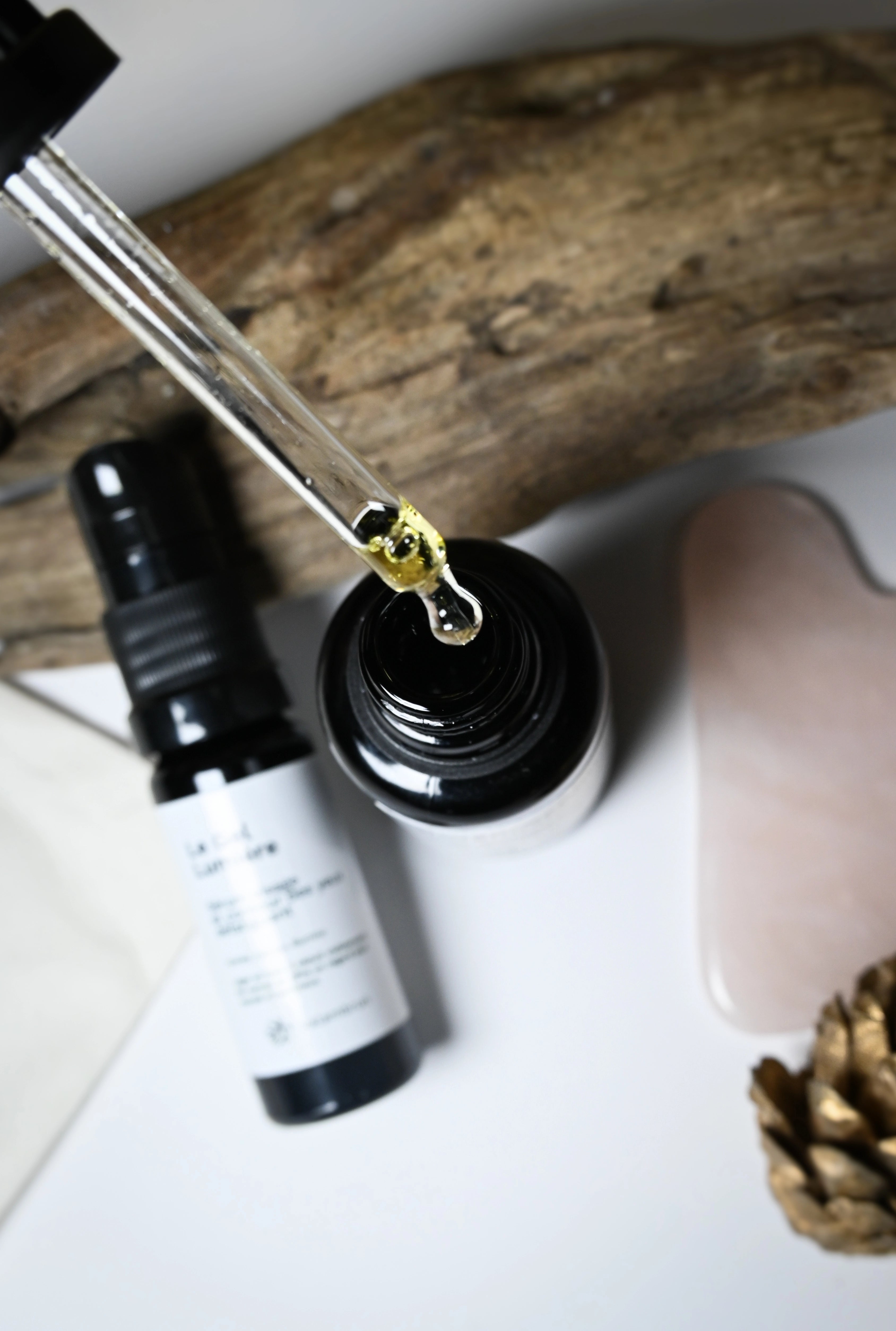 Valambrun Cosmétiques Saly Savons Gel lumière oléo Sérum Gua Sha